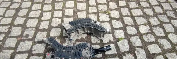 Audi Q7 4M Thermostat housing 057121111T 057121113E