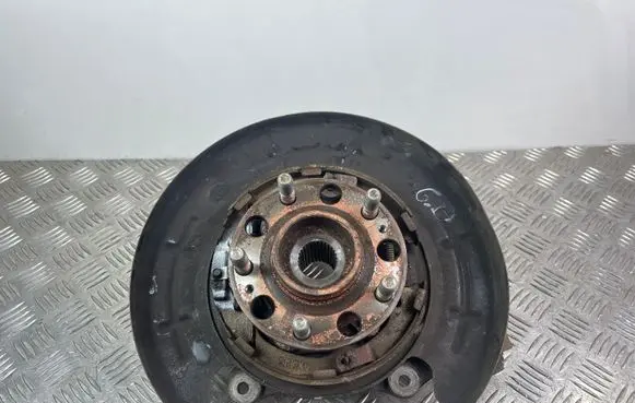 Rear wheel hub