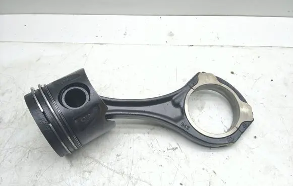 Mercedes-Benz E A207 Piston with connecting rod 8370
