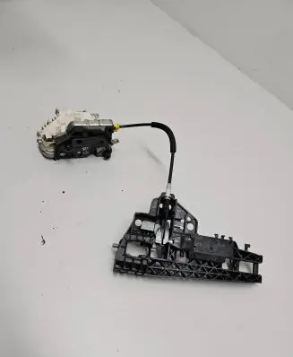 Audi Q3 8U Front door lock 8J2837016C