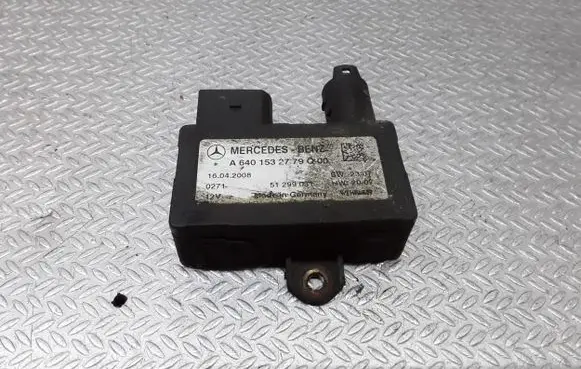 Glow plug pre-heat relay