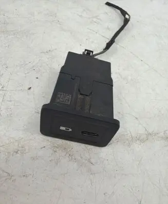 Mercedes-Benz Sprinter W907 W910 USB socket connector A2478203802