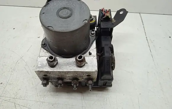 Toyota Corolla Verso AR10 ABS Pump 39640 39817