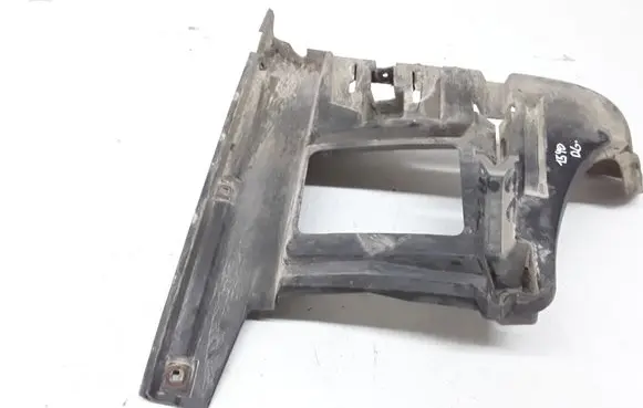 Volvo V70 Rear bumper mounting bracket 8648198