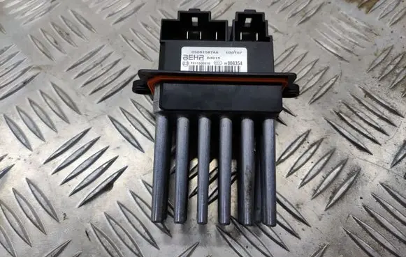 Chrysler 300 - 300C Heater blower motor/fan resistor 05061587AA