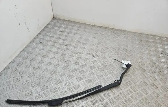 KIA Sorento Front wiper blade arm 