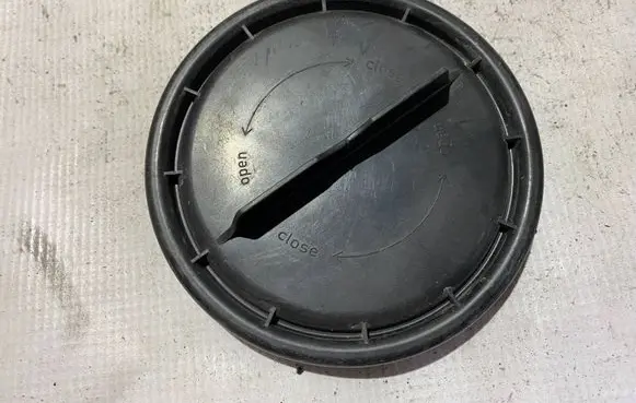 Mercedes-Benz E W212 Headlight/headlamp dust cover 1582220