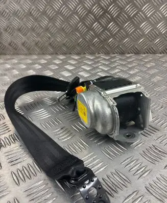 Audi Q7 4M Rear seatbelt 4M0857806B