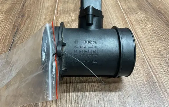 Mercedes-Benz SL R129 Mass air flow meter A0000941848 0280218080