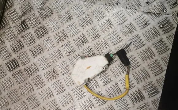 Fuel tank cap lock motor