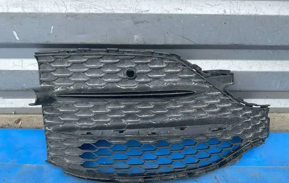 Mercedes-Benz GLE W167 Front bumper lower grill A1678857403