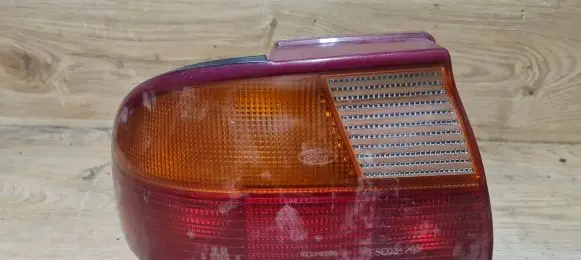 Ford Mondeo MK I Rear/tail lights 93BG13N004BB