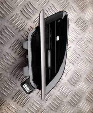 Rear air vent grill