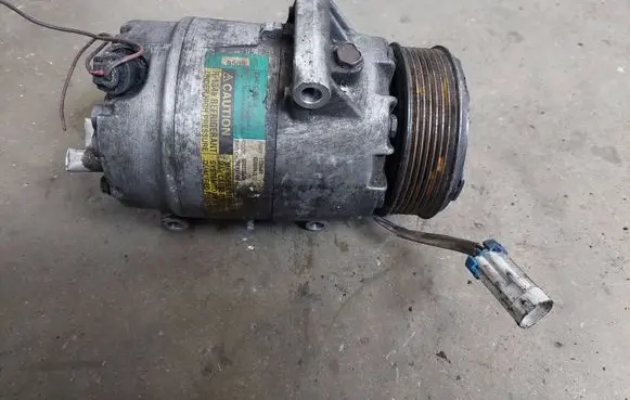 Renault Espace - Grand espace IV Air conditioning (A/C) compressor (pump) 8200067915