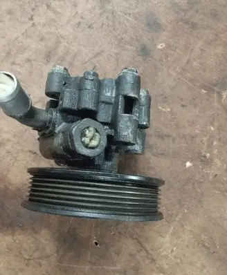 Chrysler Town & Country V Power steering pump 68078769AA