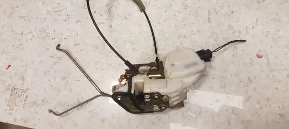 Mitsubishi Pajero Front door lock