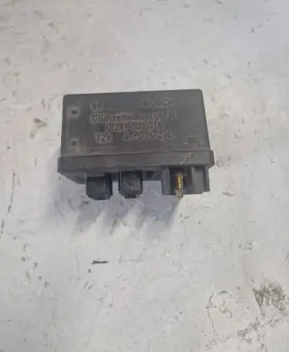 Peugeot 407 Glow plug pre-heat relay 0281003018