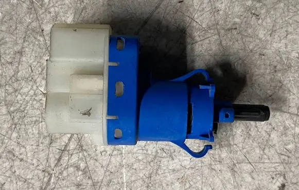 Iveco Daily 6th gen Brake pedal sensor switch 53378929