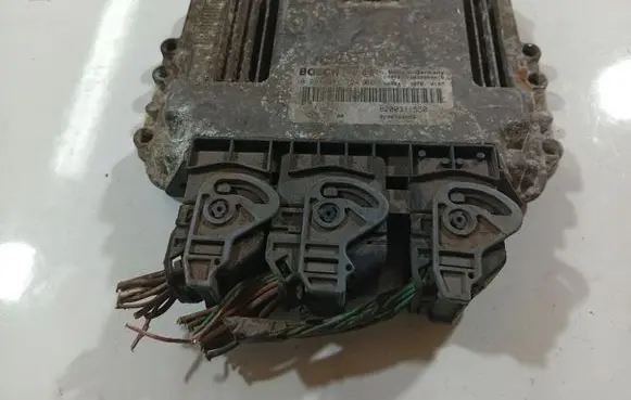 Renault Espace - Grand espace IV Engine control unit/module 1039S04018