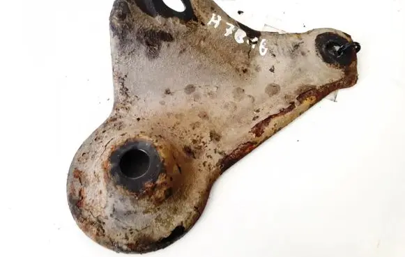 KIA Ceed Engine mounting bracket