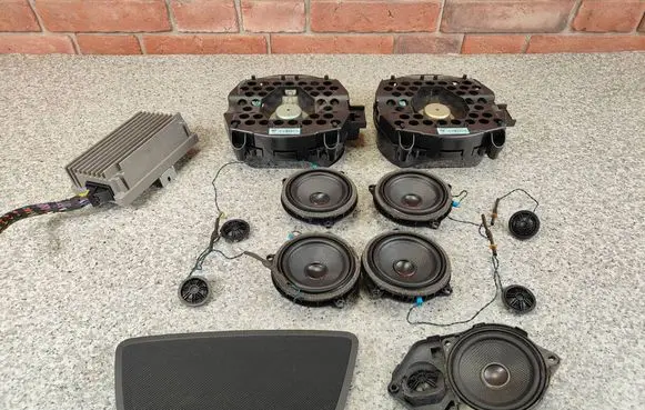 BMW X3 F25 Sound amplifier 9257121 9218695