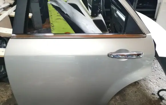 Chrysler 300 - 300C Rear door