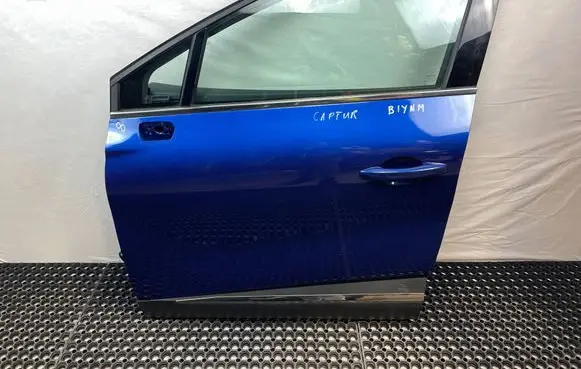 Renault Captur II Front door