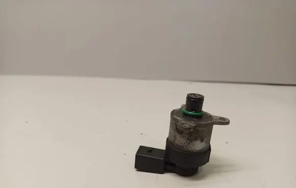 BMW 5 E60 E61 Fuel pressure sensor 