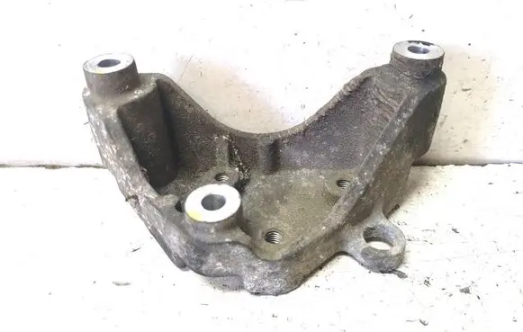 Opel Zafira A Gearbox mounting bracket 24407005