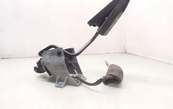 Audi A6 S6 C4 4A Accelerator throttle pedal 0205001032 4A1721507
