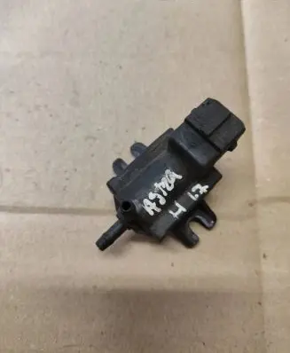 Opel Astra H Vacuum valve 72244800 04T311