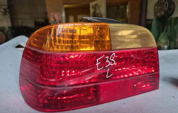 BMW 7 E38 Rear/tail lights 8379113 7402A01 26800303