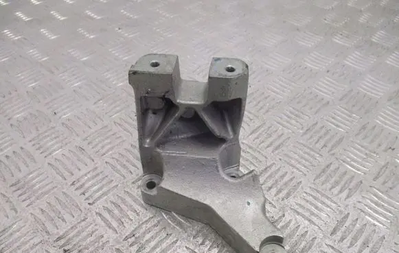 Jaguar XJ SERIE 1 Gearbox mounting bracket L8D25K291BB
