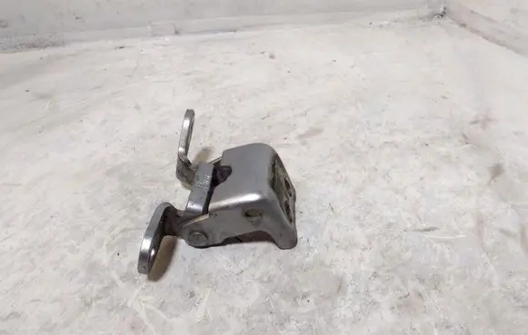 Honda CR-V Rear door upper hinge