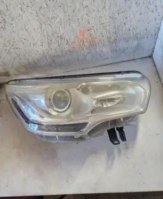 Citroen C4 II Headlight/headlamp 9687895980