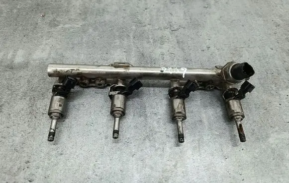 Renault Megane III Fuel main line pipe