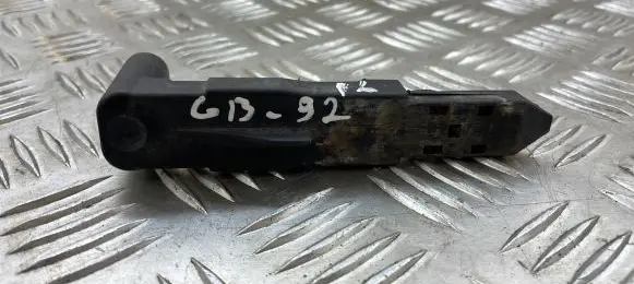 Headlight/headlamp mounting bracket