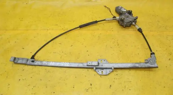 Front window lifting mechanism without motor