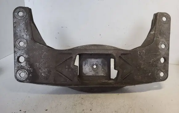 BMW 5 E60 E61 Gearbox mounting bracket 6761106