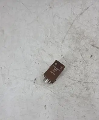 BMW 7 E32 Other relay 1384761