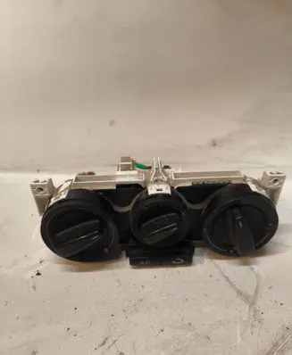 Skoda Octavia Mk1 (1U) Climate control unit 1J0820045E 659498K08