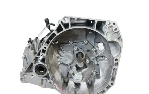Renault Clio IV Manual 5 speed gearbox 