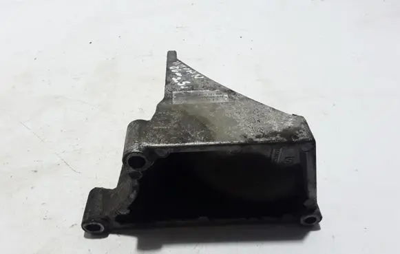 Opel Movano A EGR valve cooler bracket 8200627898
