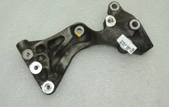 Chrysler Grand Voyager V Generator/alternator bracket 68027477AA 90513137F