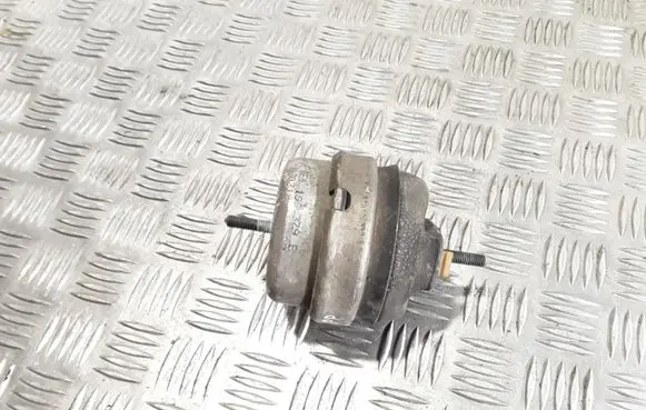 Audi A4 S4 B6 8E 8H Engine mount bracket 8E0199379B