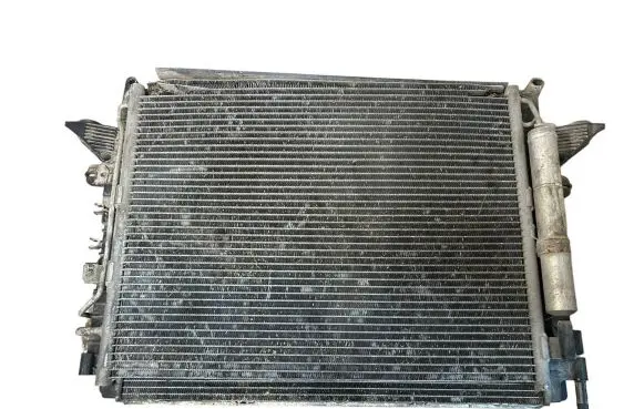 Land Rover Discovery 3 - LR3 Coolant radiator PCC500102