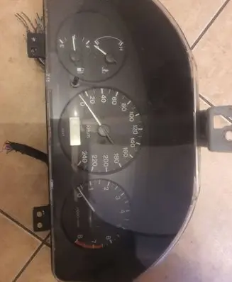 Mazda 626 Speedometer (instrument cluster) FBGE4VD