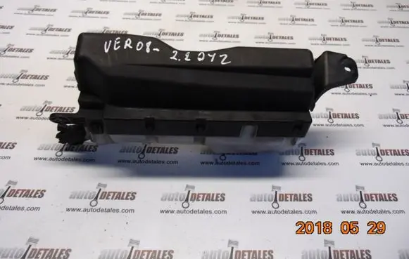 Toyota Corolla Verso AR10 Fuse module