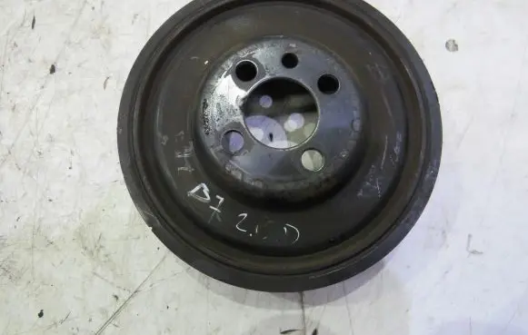 Volkswagen PASSAT B7 Crankshaft pulley 038105245M