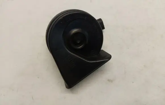 BMW 2 Active Tourer U06 Horn signal 8496203JLK01